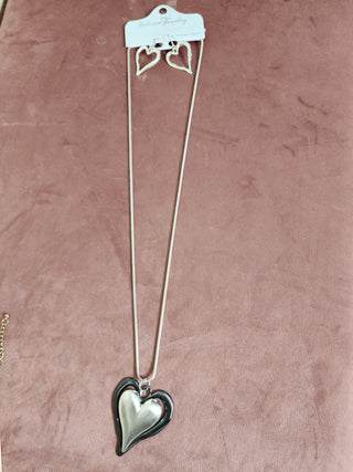 collar de corazones